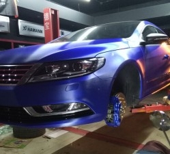 大眾CC冰藍(lán)車身加18Z冰藍(lán)卡鉗