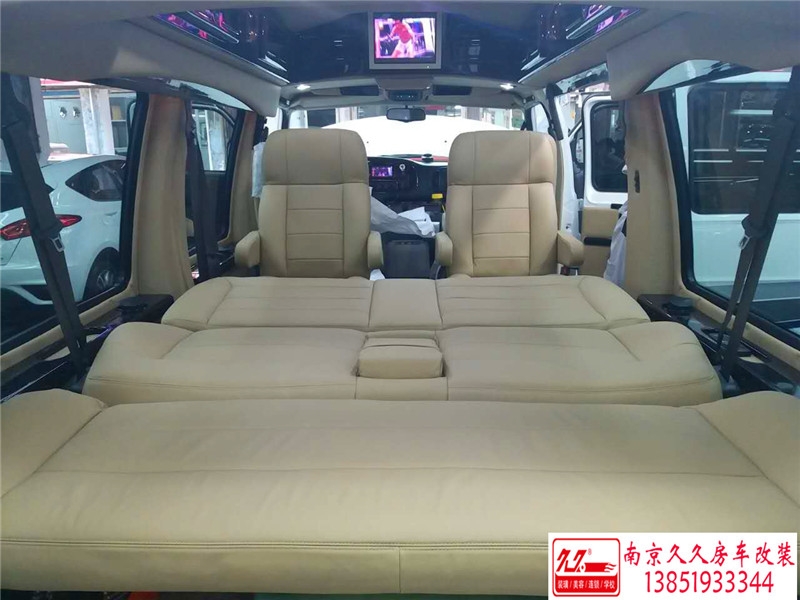 道奇公羊房車改裝商務(wù)車改裝翻新案例