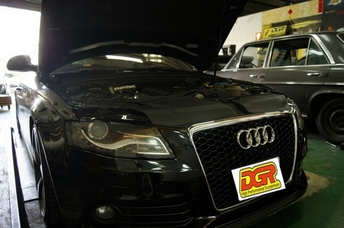 黑色沉穩(wěn)又時尚的Audi A4