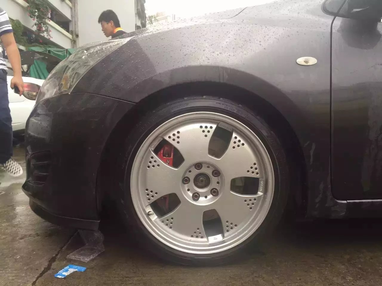 tida1.6T 上 RAYS 鍛造大餅