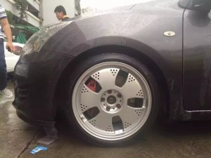 tida1.6T 上 RAYS 鍛造大餅
