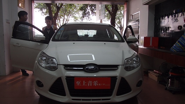 韶關(guān)汽車導航專業(yè)改裝——福特?？怂辜友b星辰航大屏機