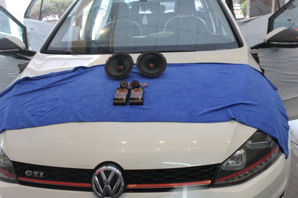 汽車音響喇叭什么品牌好 番禺汽車音響改裝 番禺南村鐘村汽車音響 丹麥紳士寶R6.2 藝匠音響