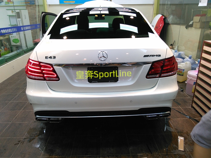 奔馳E260L升級(jí)AMG后包圍