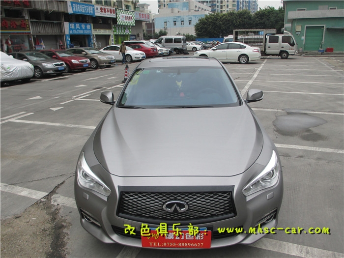 英菲尼迪Q50車身貼膜改色施工美國艾利拉絲鈦 深圳汽車改色實體店