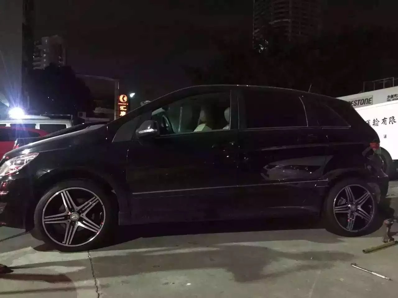 奔馳 升級 18寸 AMG 原裝，完工！