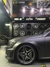 奔馳，裝原裝 C63  19寸 完工