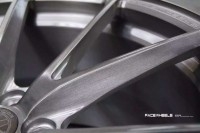 Facewheels FWD111，單片鍛造，金屬拉絲灰