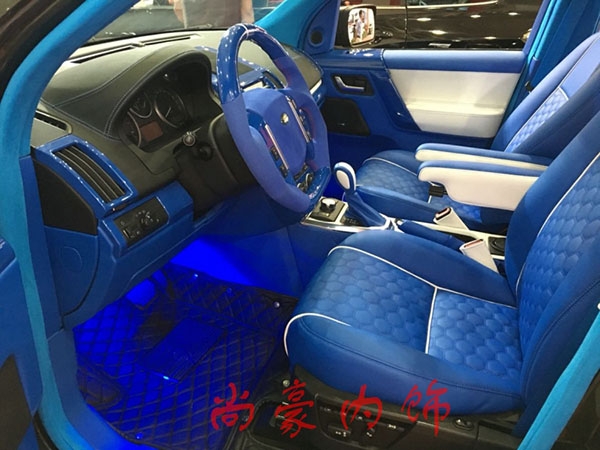 路虎藍白配內飾改裝