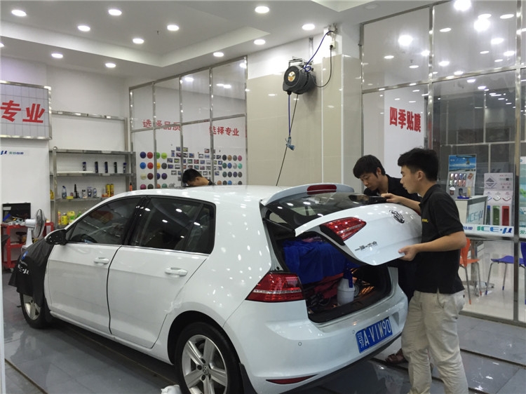 大眾高爾夫全車太陽膜前擋 AVS70+LATI15/35全車太陽膜施工