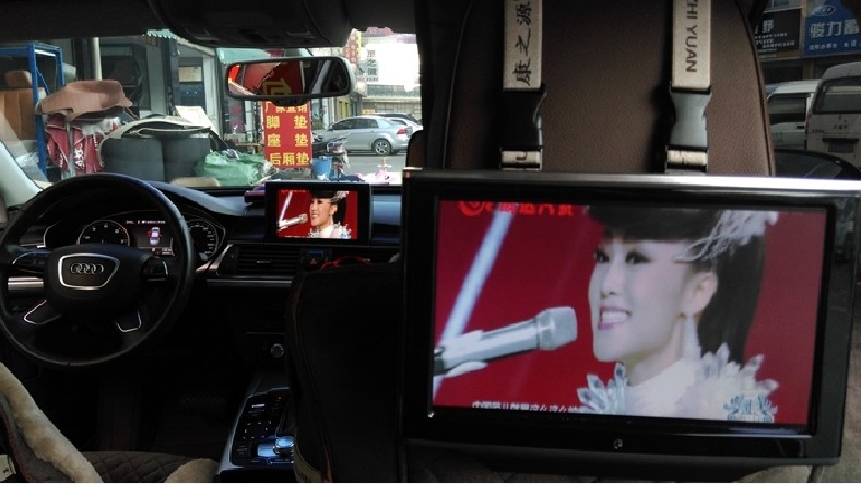 奧迪A6加裝頭枕屏