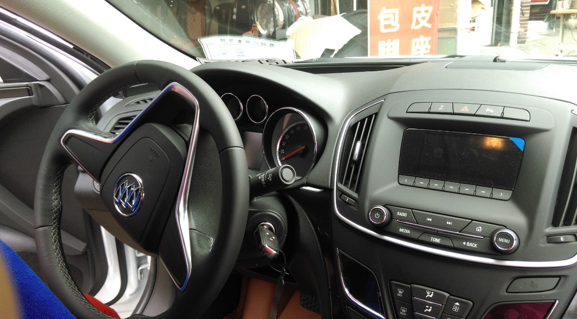 別克君威裝電容屏導(dǎo)航