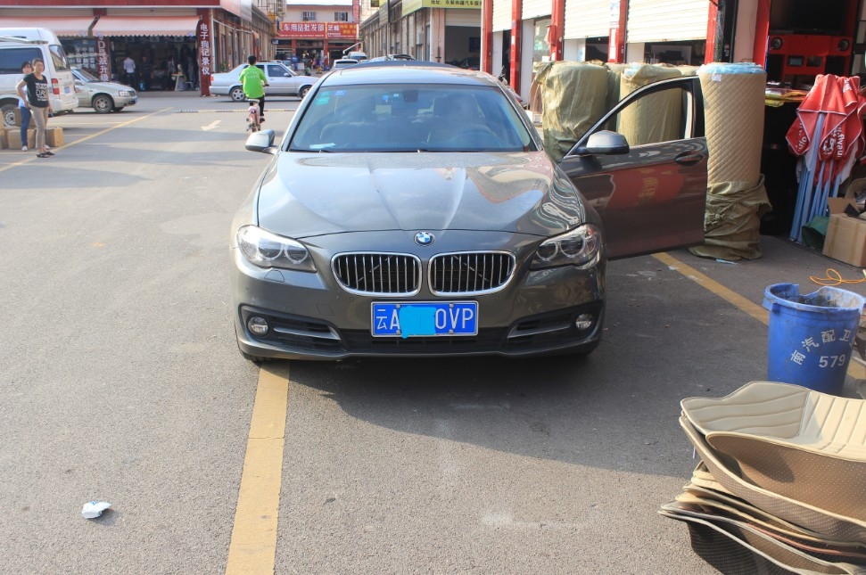 寶馬5系原車屏升級導(dǎo)航倒車影像模塊