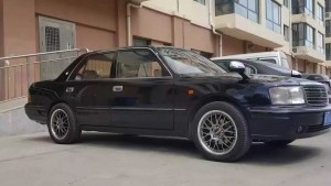 老皇冠 換BBS RS 17寸 ，漂亮！