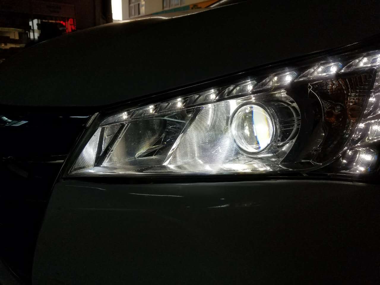 【南寧雙行道車燈】-《納智捷S5》打造強悍的燈光效果，定制海拉5雙光透鏡