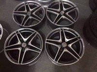 奔馳 新款 C63．AMG. 19寸 連米其林輪胎