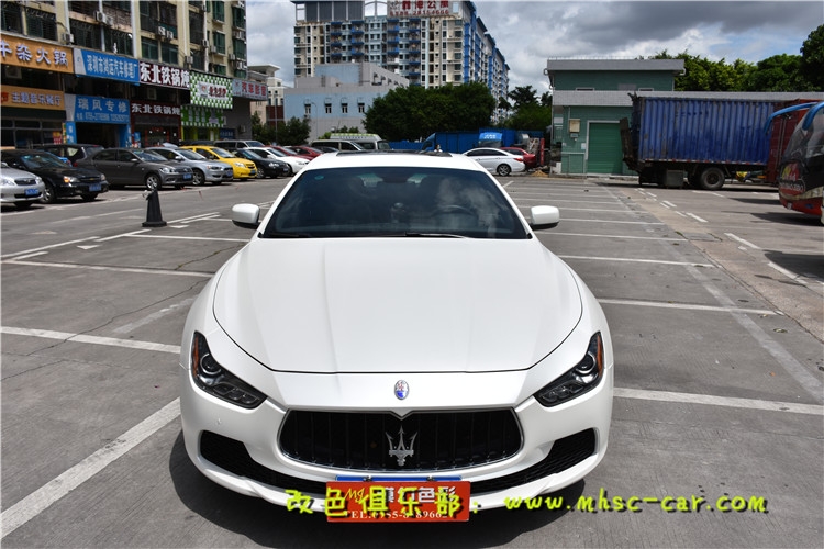 瑪莎拉蒂Ghibli車身貼膜改色施工德國PWF電光金屬白