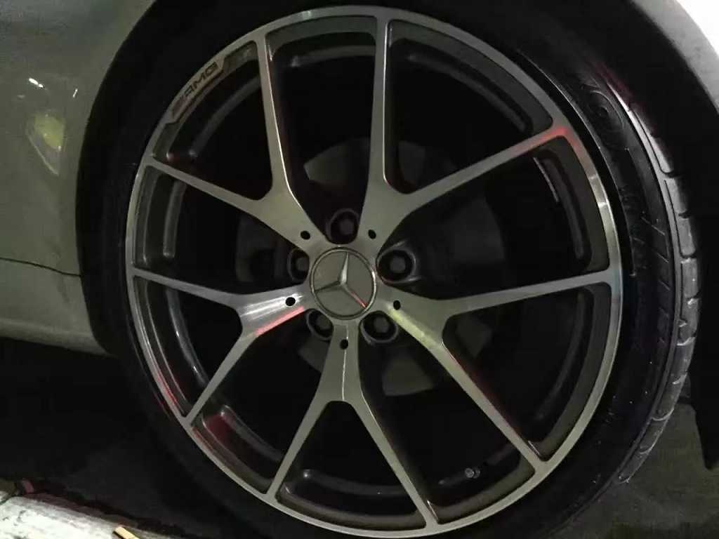 奔馳，換原裝 C63 507 鍛造 19寸！