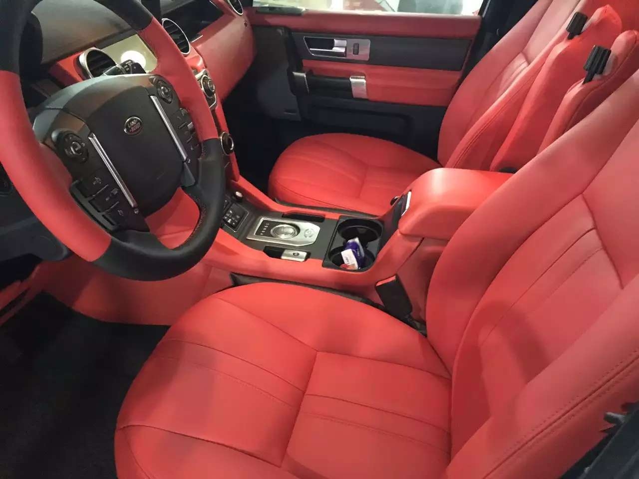 汽車內(nèi)飾個(gè)性升級(jí)個(gè)性定制現(xiàn)場(chǎng)制作杭州汽車改裝店