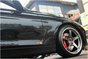 寶馬F30 320I 改裝意大利brembo GT6 GT4 355 345打孔碟 日本ADVAN GT鍛造輕量化19寸輪轂 米其林PSS運動胎