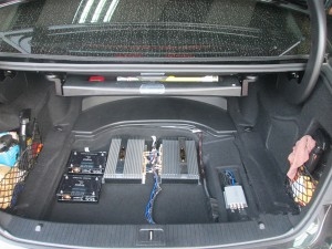 奔驰E300升级英国创世纪法国劲浪【威海志远专业汽车音响】