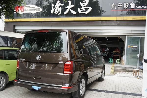 大眾邁特威T6豪華實木地板 重慶渝大昌汽車音響為您量身定制改裝！