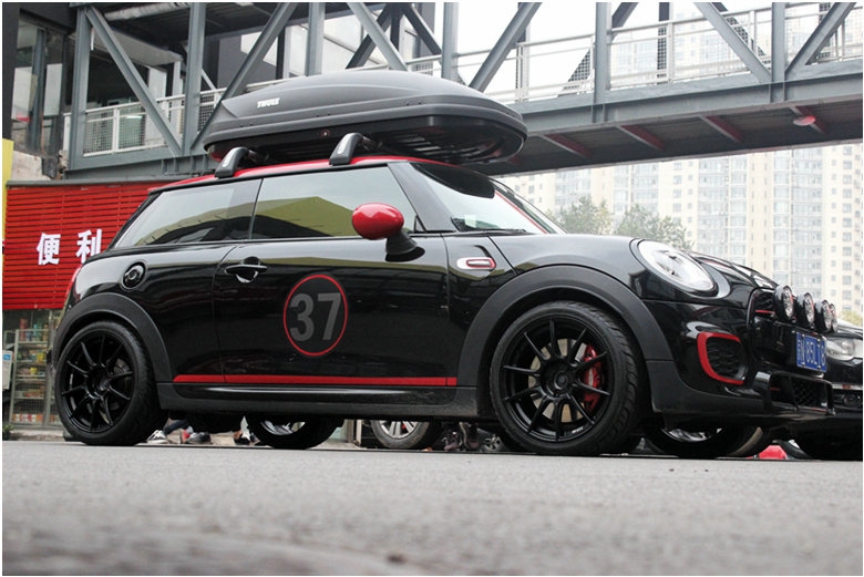 mini F56 JCW 與 日本 SSR  GTX01 競(jìng)技范輕量化輪轂