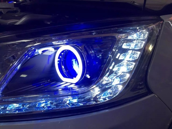 【廣州礪光車(chē)燈】納智捷U6大燈改燈案例