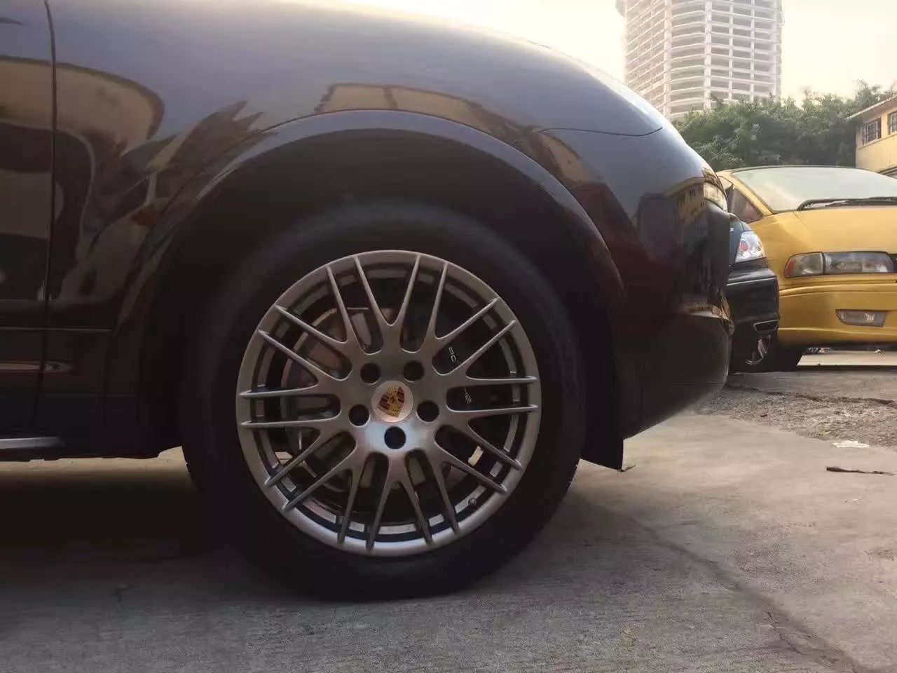 卡宴 ，換原裝 20寸 完工