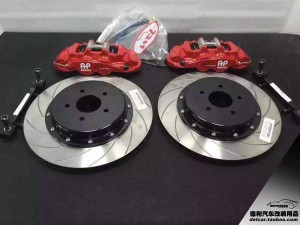 大連汽車改裝英菲尼迪QX70改裝Brembo布雷博前6活塞后4活塞GT剎車完工
