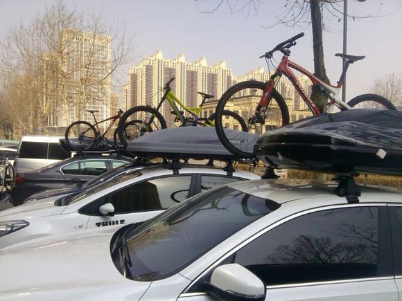 選車頂行李箱 就到重慶涵駿購?fù)貥奋図斚?/></div>

<div   class=
