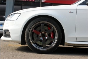 奧迪A4L 意大利brembo GT6 355打孔通風(fēng)浮動(dòng)碟全原裝 RAYS TE37SL PG 18寸鍛造輪轂