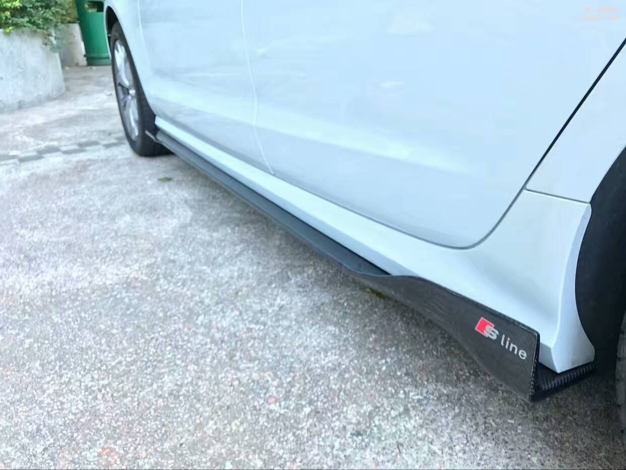 轎車碳纖維側(cè)裙通用款