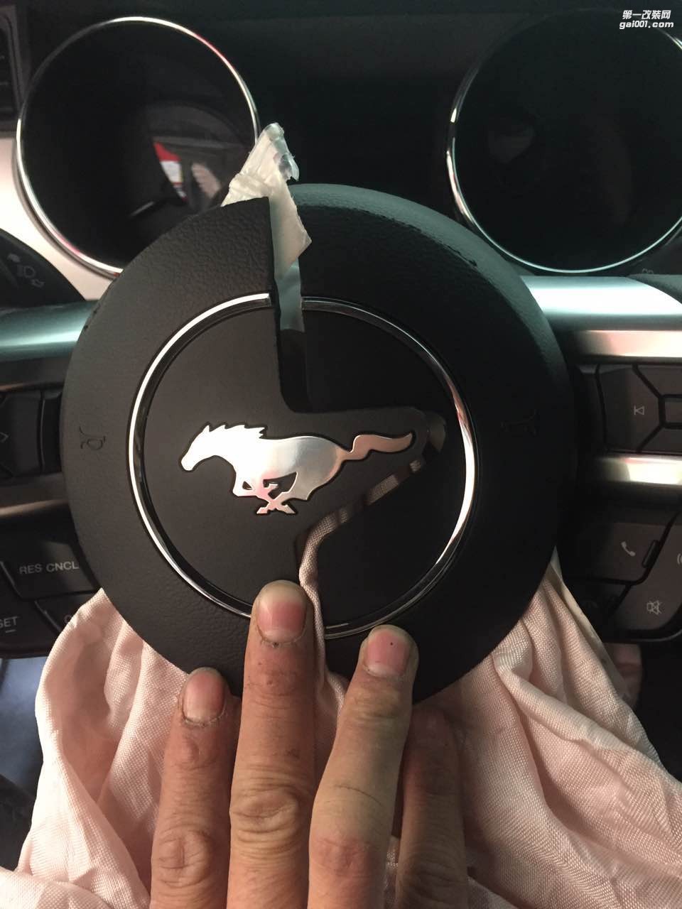 汽車內(nèi)飾修復(fù)翻新