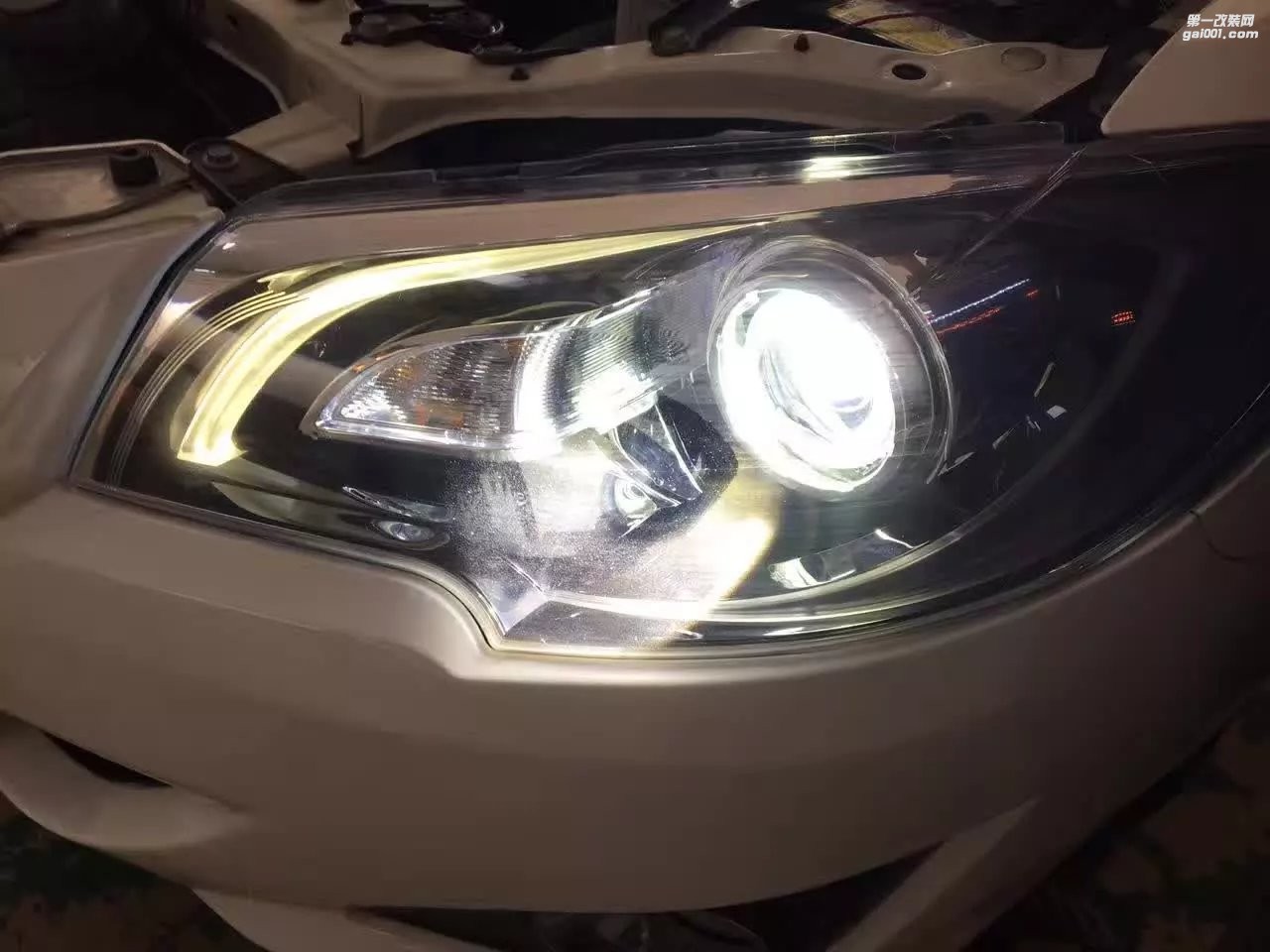 【廣州礪光車(chē)燈】 豐田新花冠改氙氣透鏡 案例分享