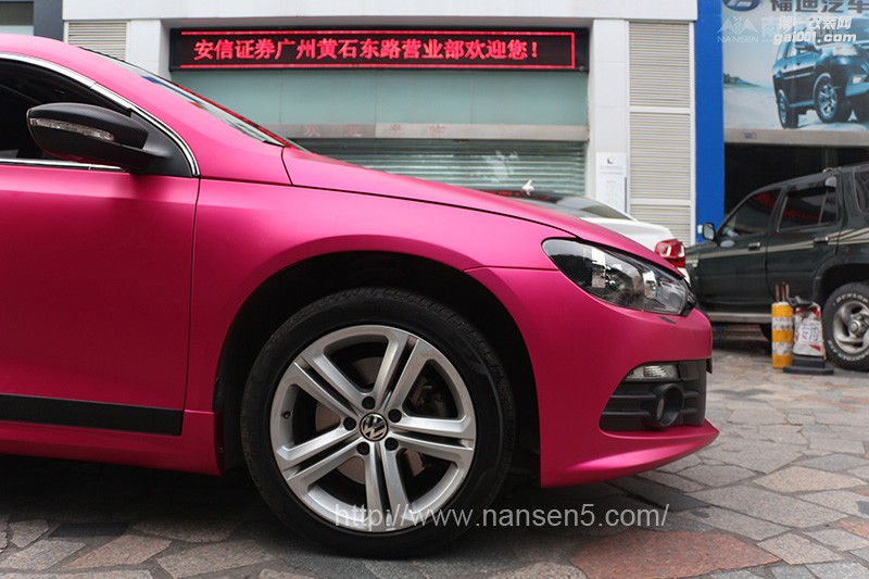 大眾尚酷車身改色案例展示-冰膜玫紅效果
