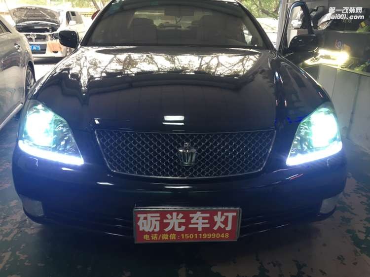 廣州番禺改燈  豐田老皇冠改氙氣大燈  廣州礪光車燈