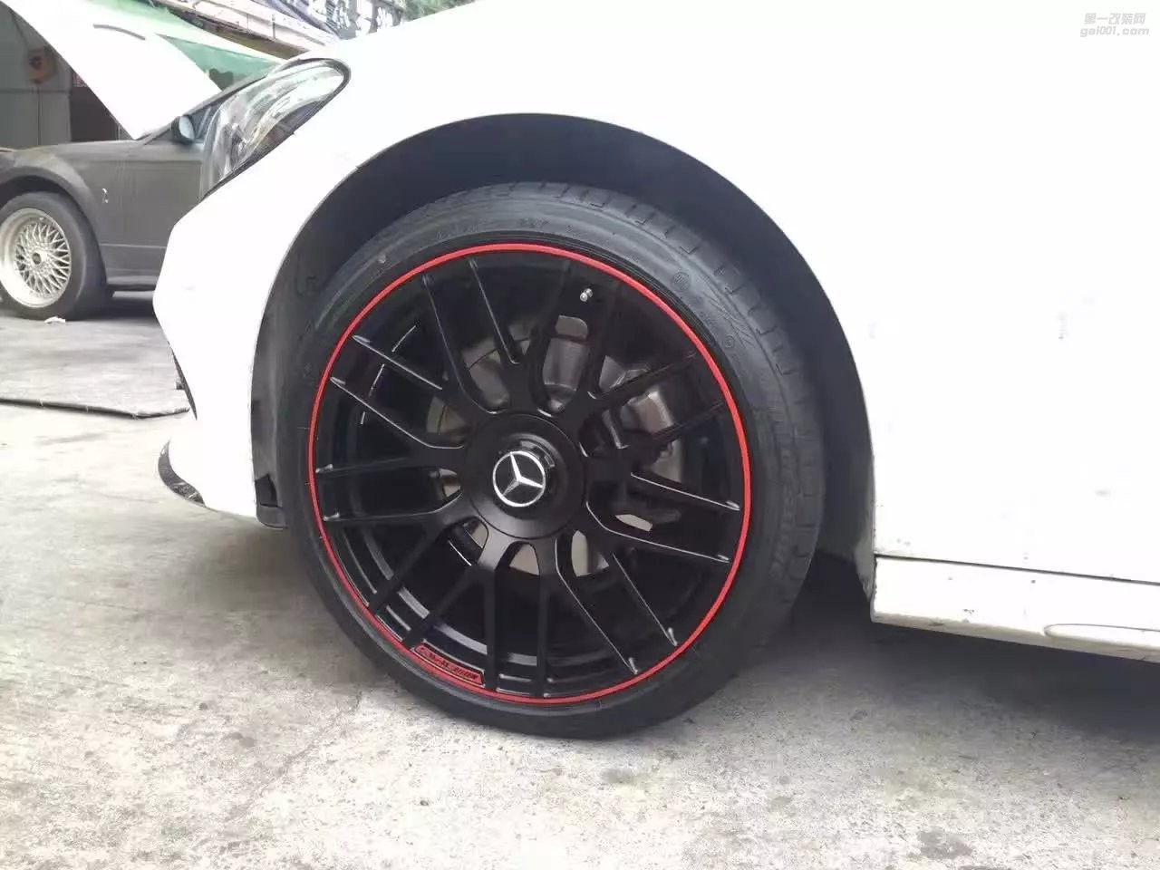 奔馳C，裝 C63S．19寸 原裝 AMG 鍛造 、完工！  高大上了！