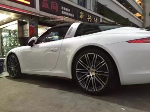 保時捷，換 原裝 20寸 完工！