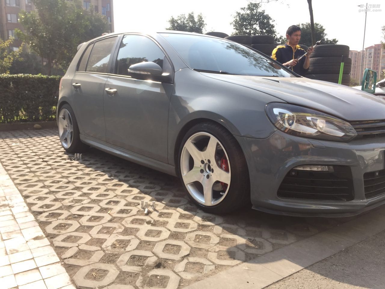 大眾GTI 升級(jí)18寸私人定制鍛造輪轂 BLOX鍛造螺帽