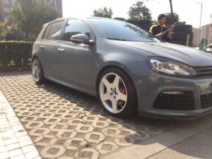 大眾GTI 升級(jí)18寸私人定制鍛造輪轂 BLOX鍛造螺帽