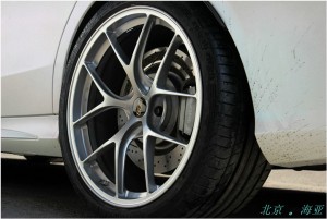 海亞：大馬力后驅(qū)車 奔馳W205 C63 AMG改裝 日本最強最輕航鋁鍛造輪轂 20寸 RI-D  搭配米其林PSS性能胎