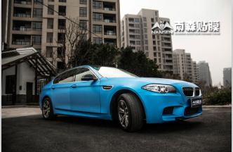 寶馬525li車身改色冰拉絲閃點藍