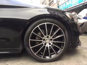 奔馳，換 原裝 19寸 AMG 完工！