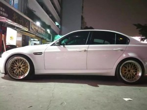 寶馬，裝20寸  BBS  LM  完工！