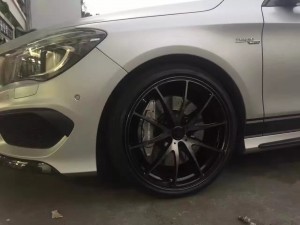 奔馳， 裝 19寸 RAYS G25 完工