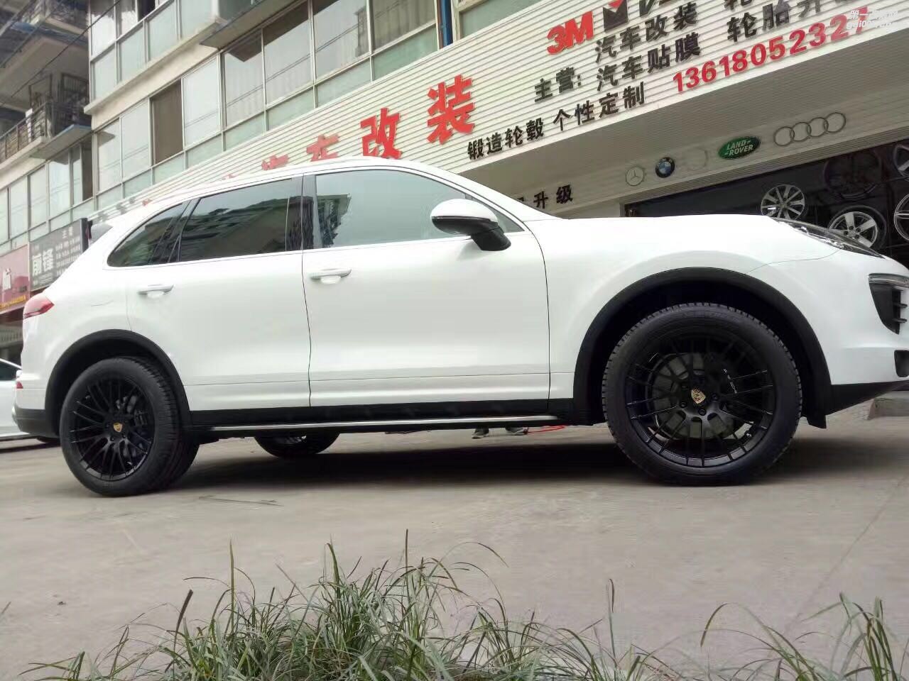 保時(shí)捷卡宴 升級(jí)20寸鍛造RS輪轂 成都紅駱駝案例