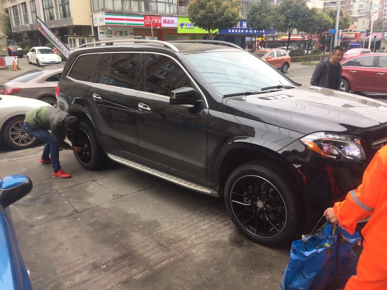 成都紅駱駝案例 奔馳GLS500 升級(jí)21寸鍛造輪轂