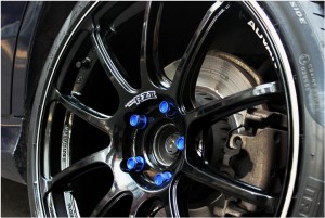 海亞：奔馳W205 C200 升級 ADVAN RZ2 19寸超輕量化輪轂 性價比 倍耐力Pzero運動胎
