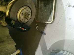 奧迪Q5升級(jí)防眩目后視鏡片+升級(jí)剎車制動(dòng)總成